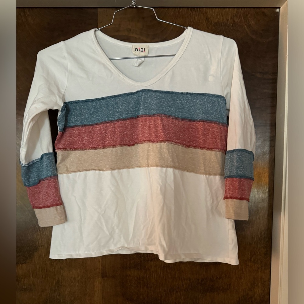 Size small women’s 3/4 sleeve stripped tee.